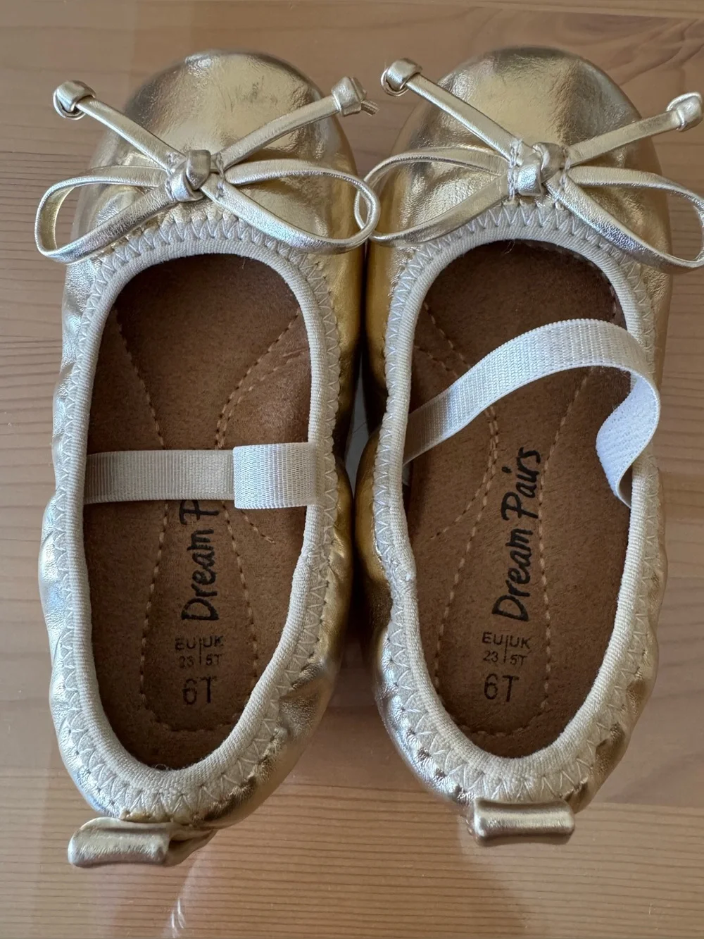 Dream Pairs Toddler Metallic Gold Ballet Flats with Bow, size 6
